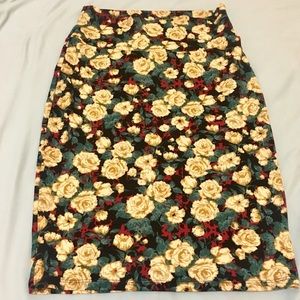 LuLaRoe Cassie Rose Pattern Pencil Skirt
