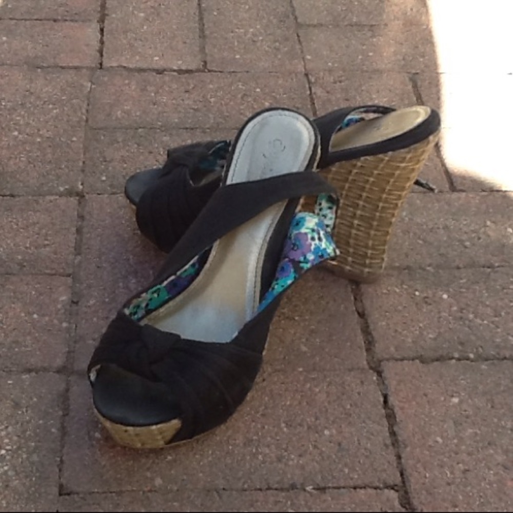 Summer wedges