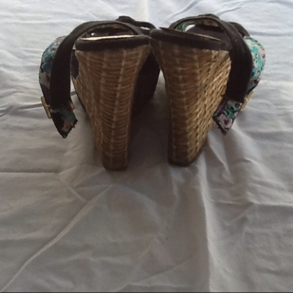 Summer wedges - Picture 2 of 3