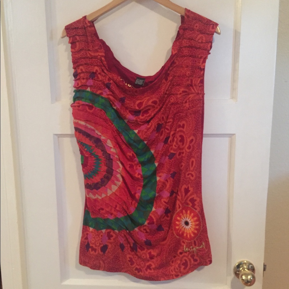 Red short sleeve DESIGUAL shirt 👚.