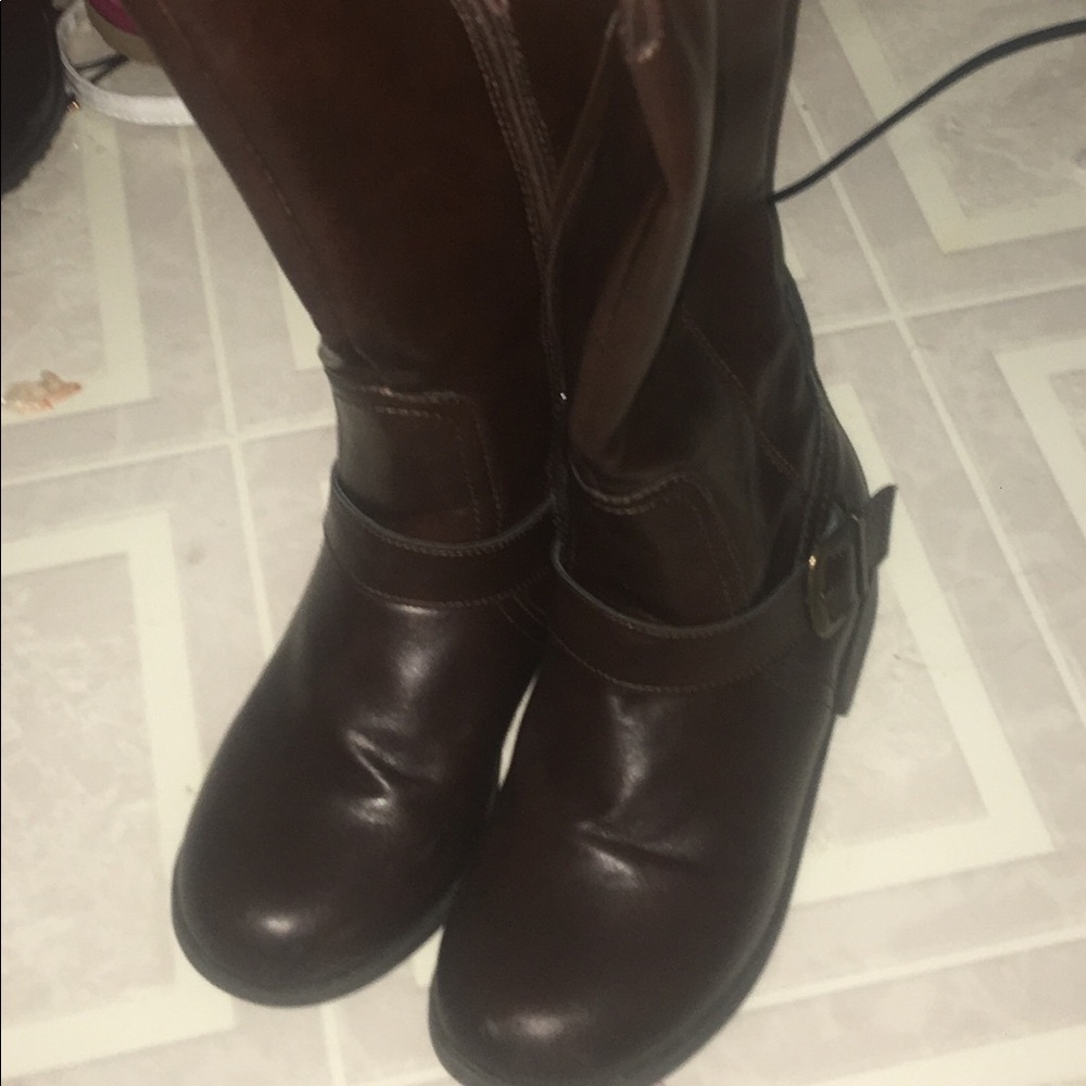 Brown knee high boot size 1 little girl