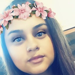 Meet your Posher, Esmeralda