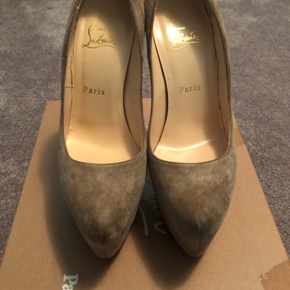 Shoes - Picture 4 of 4