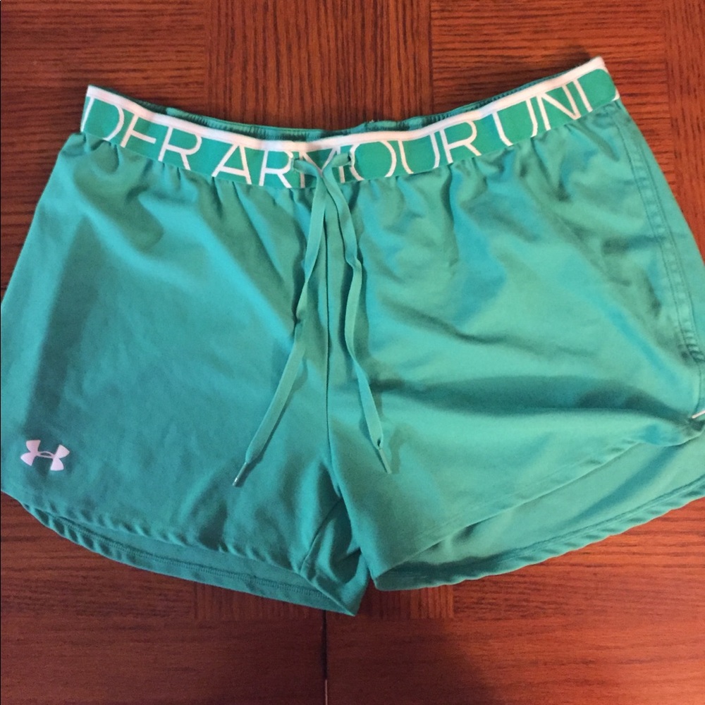 **Like new** Under armour shorts