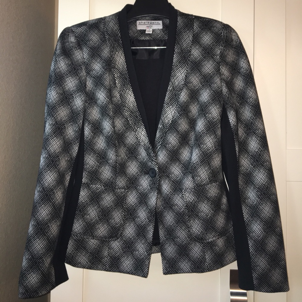 Ladies Sharagano Skirt Suit