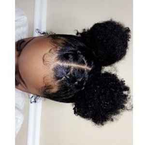 Meet your Posher, Kaila