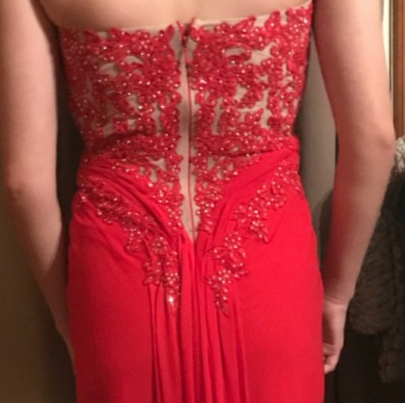 💕Gorgeous💕Red Xscape Gown💕Size 4 - Picture 4 of 6