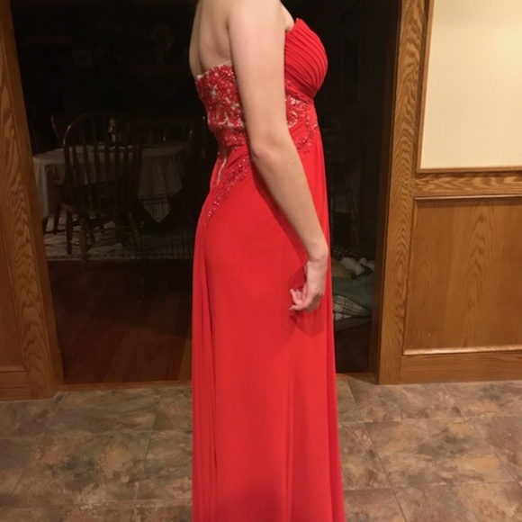 💕Gorgeous💕Red Xscape Gown💕Size 4 - Picture 5 of 6
