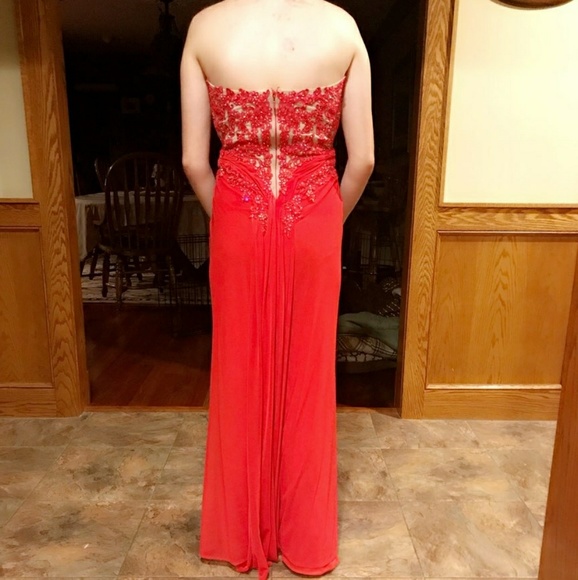 💕Gorgeous💕Red Xscape Gown💕Size 4 - Picture 3 of 6