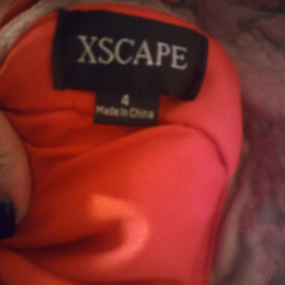 💕Gorgeous💕Red Xscape Gown💕Size 4 - Picture 6 of 6