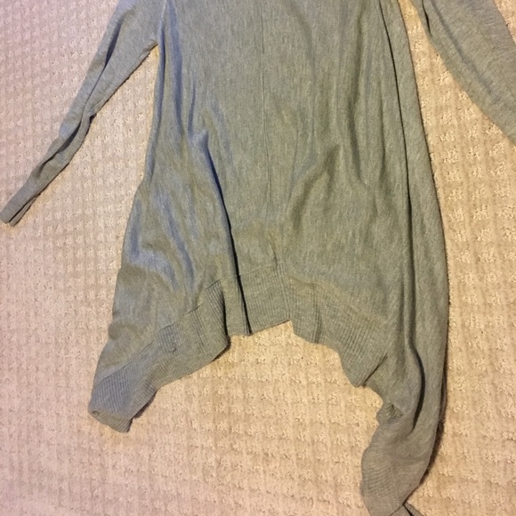 Too small - Picture 3 of 3