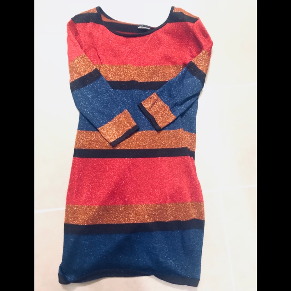 Moda international dress with shoulder pads