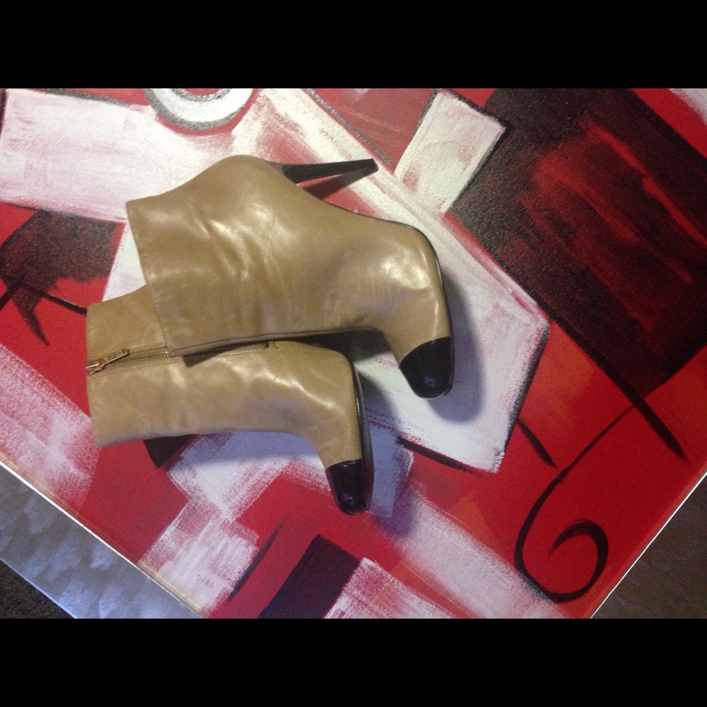 Booties #Guess - Picture 6 of 6