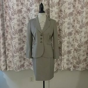 Ann Taylor skirt suit size 4