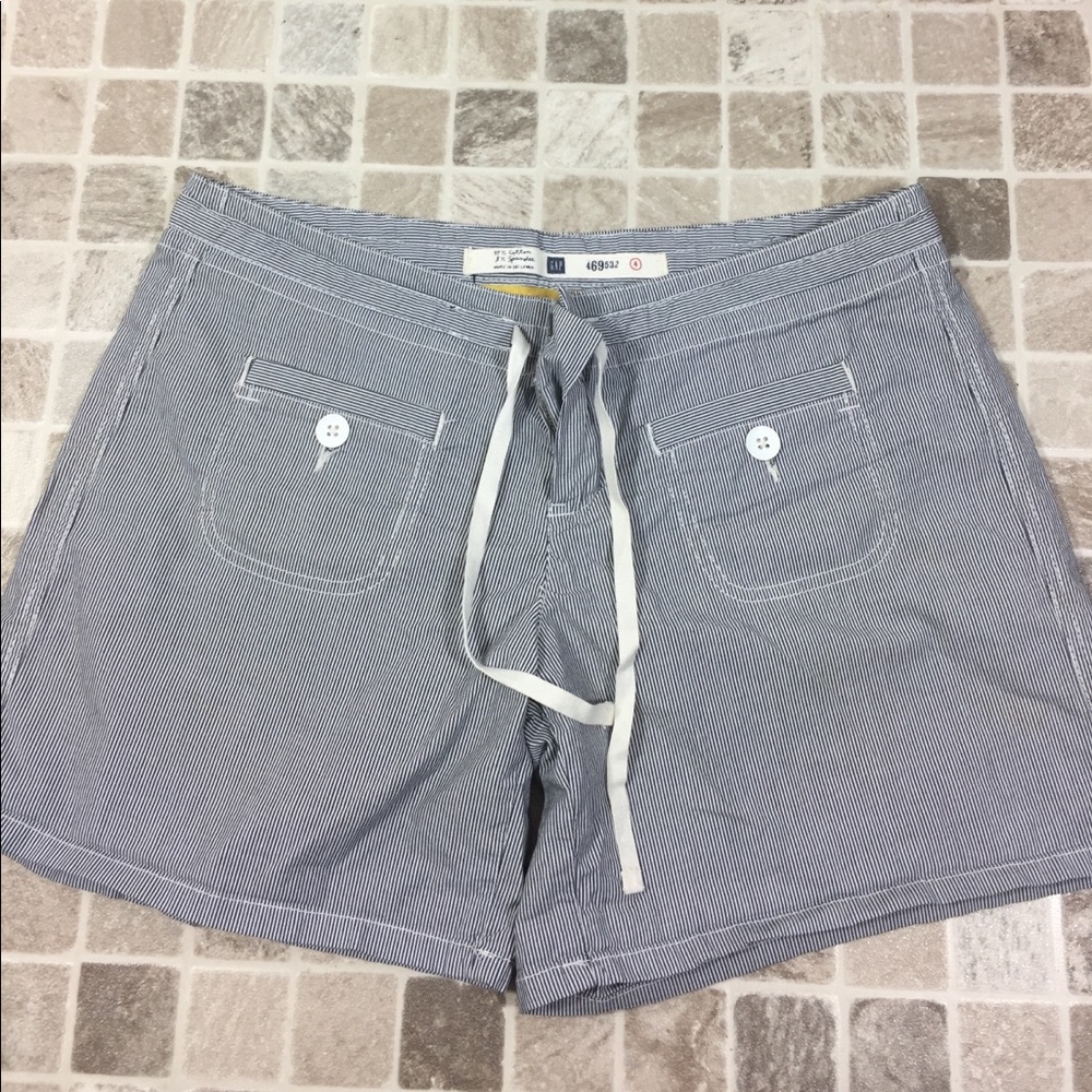 Women’s Gap shorts 4