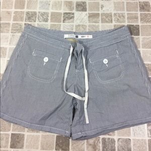 Women’s Gap shorts 4