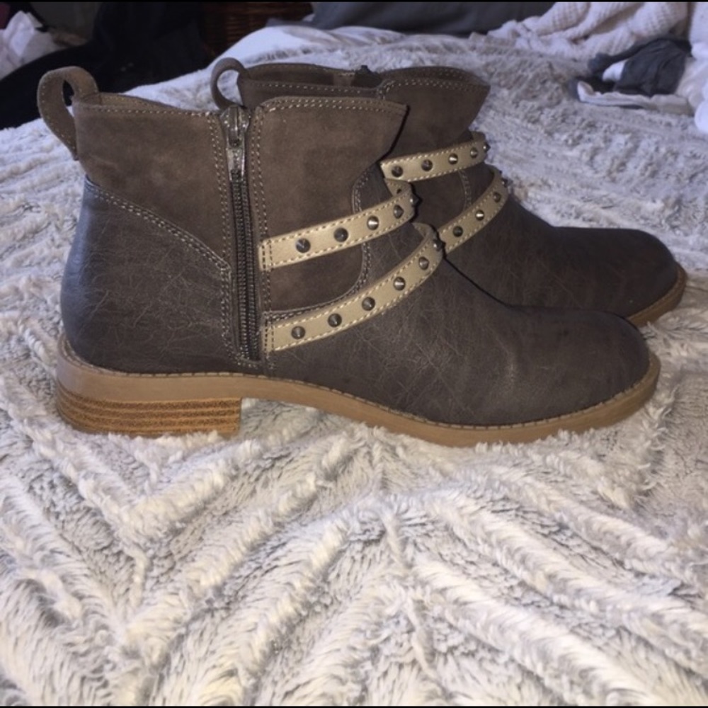 Brown booties - Picture 2 of 3