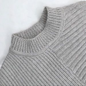 ON HOLD ✋🏼Bebe Grey Cropped Sweater