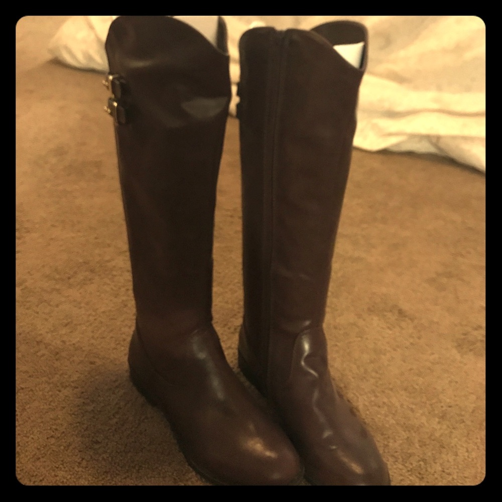 Brown boots- perfect condition