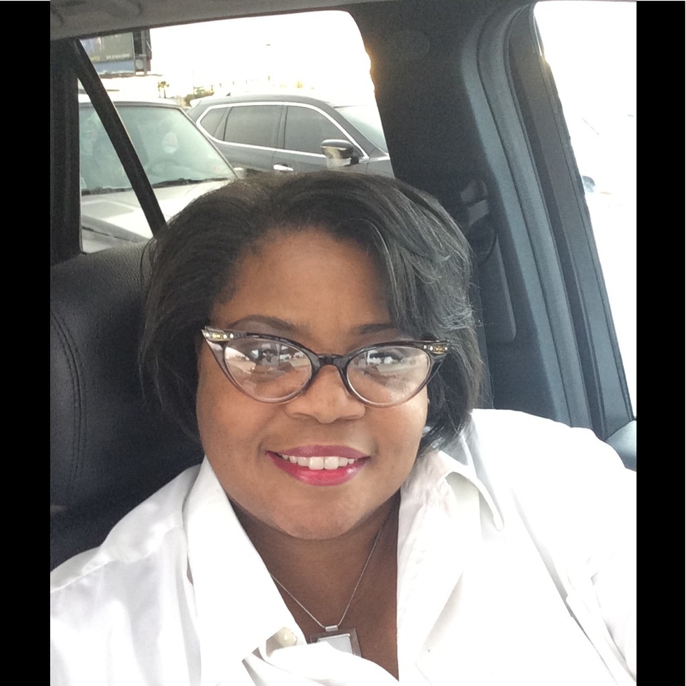 Meet your Posher, Marcia