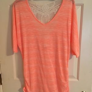 Cute coral top w/lace detail