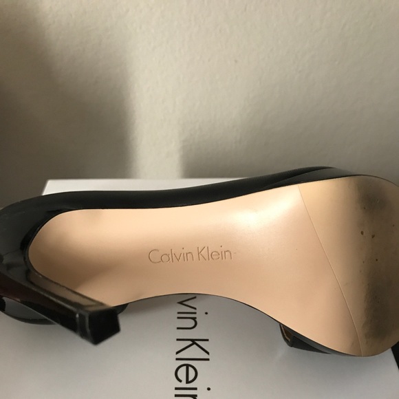 Calvin Klein “SAIRA PUMPS” - Picture 4 of 4