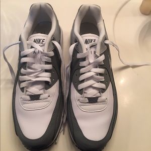 Men's Nike Airmax shoes authentic