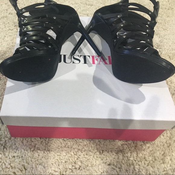 JustFab Tallie Heels - Picture 4 of 8