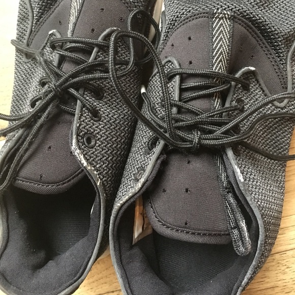 Men’s Air Jordan Shoes - Picture 6 of 7