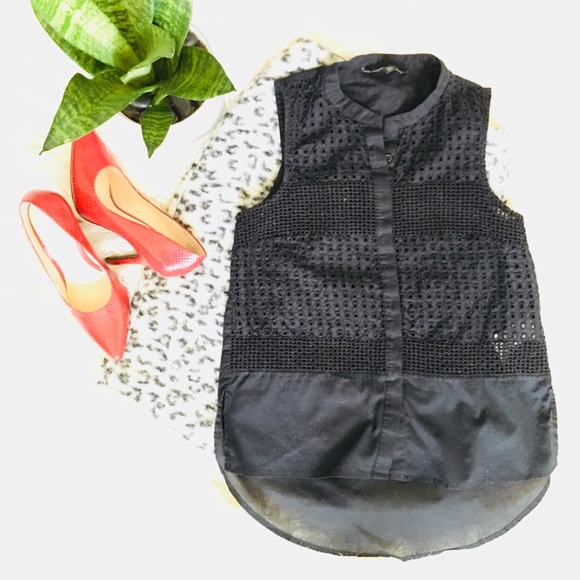 🎈SALE🎈Banana Republic Black Eyelet Top - Picture 2 of 4