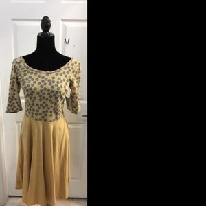 LuLaRoe Nicole - M (NWT)