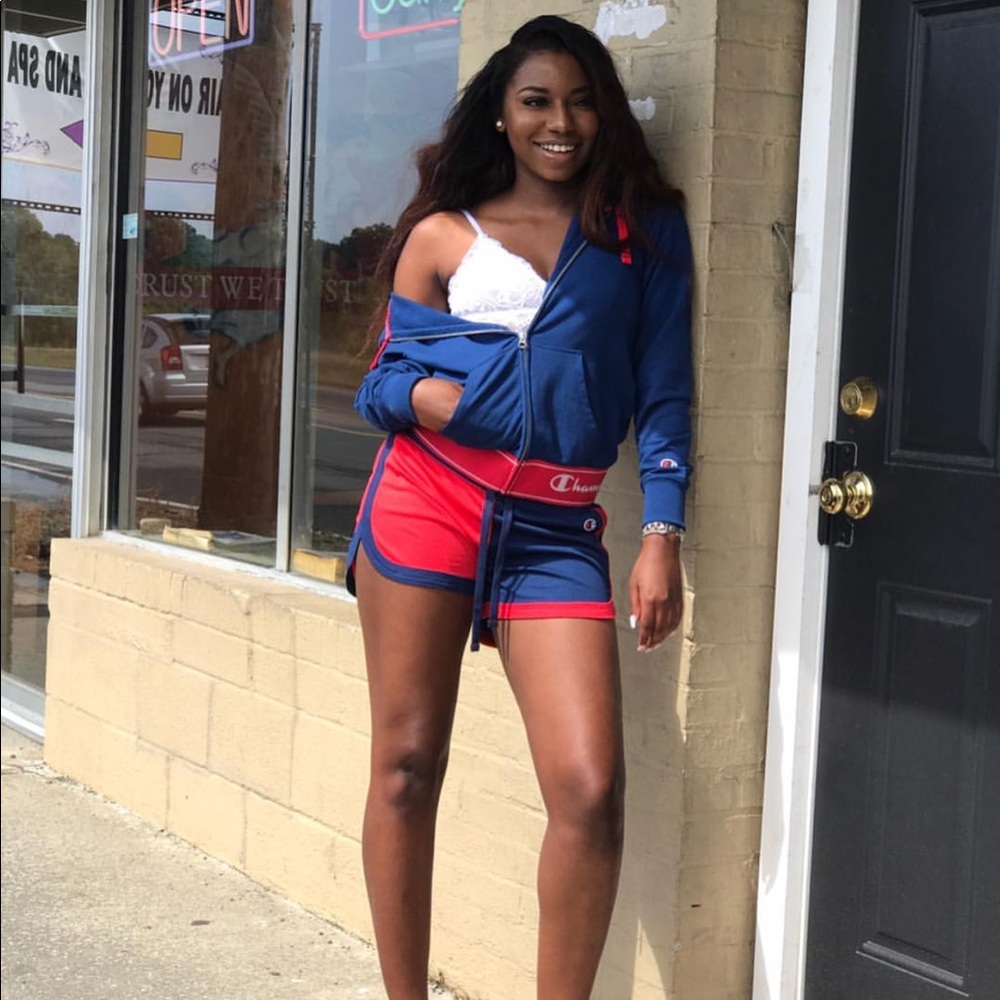 Champion Short Set