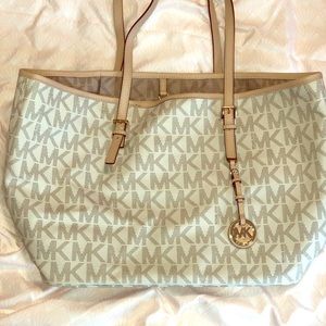 Michael Kors logo shoulder bag