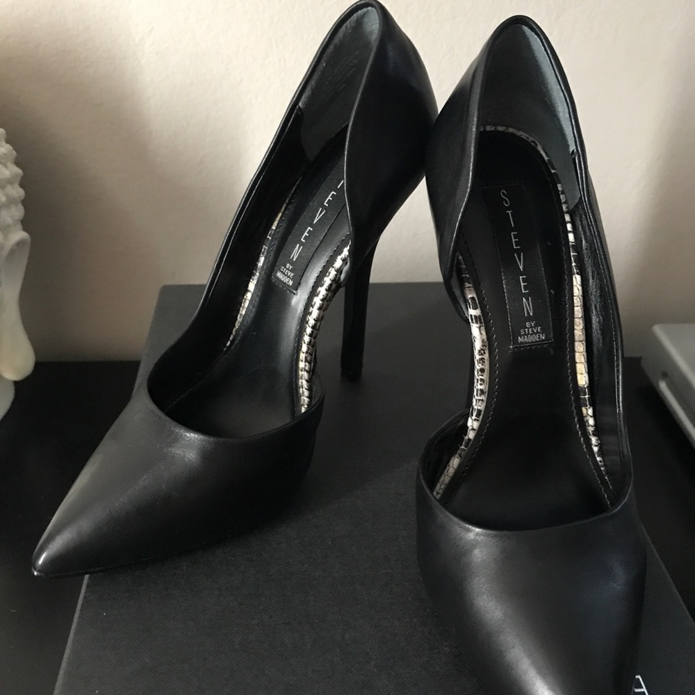Steven Madden “NEWBEE HEELS.