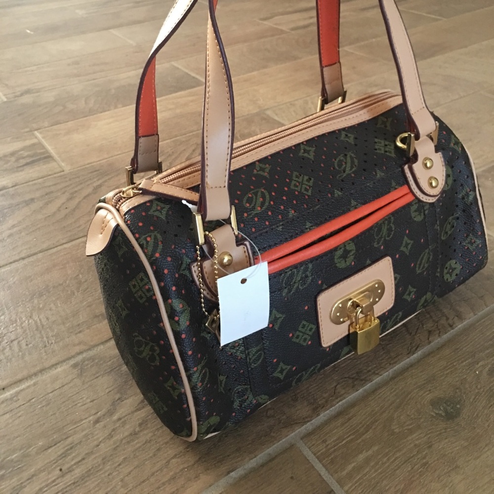 NEW Handbag or Shoulder bag