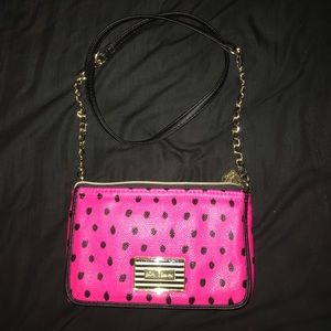 🎀Betsey Johnson🎀Fuchsia BLK  Stripe Crossbody 👜