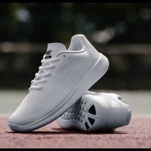 NWOT Nike Free Run Shoes