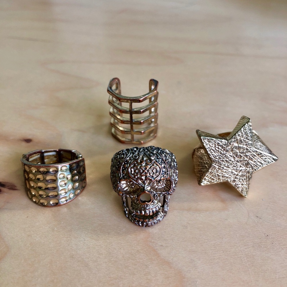 Fun! Bundle of chunky rings