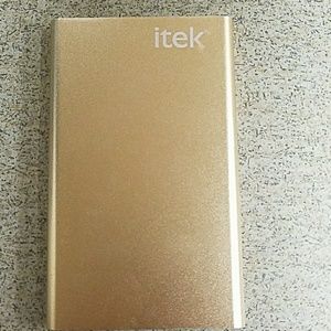 Itek portable charger