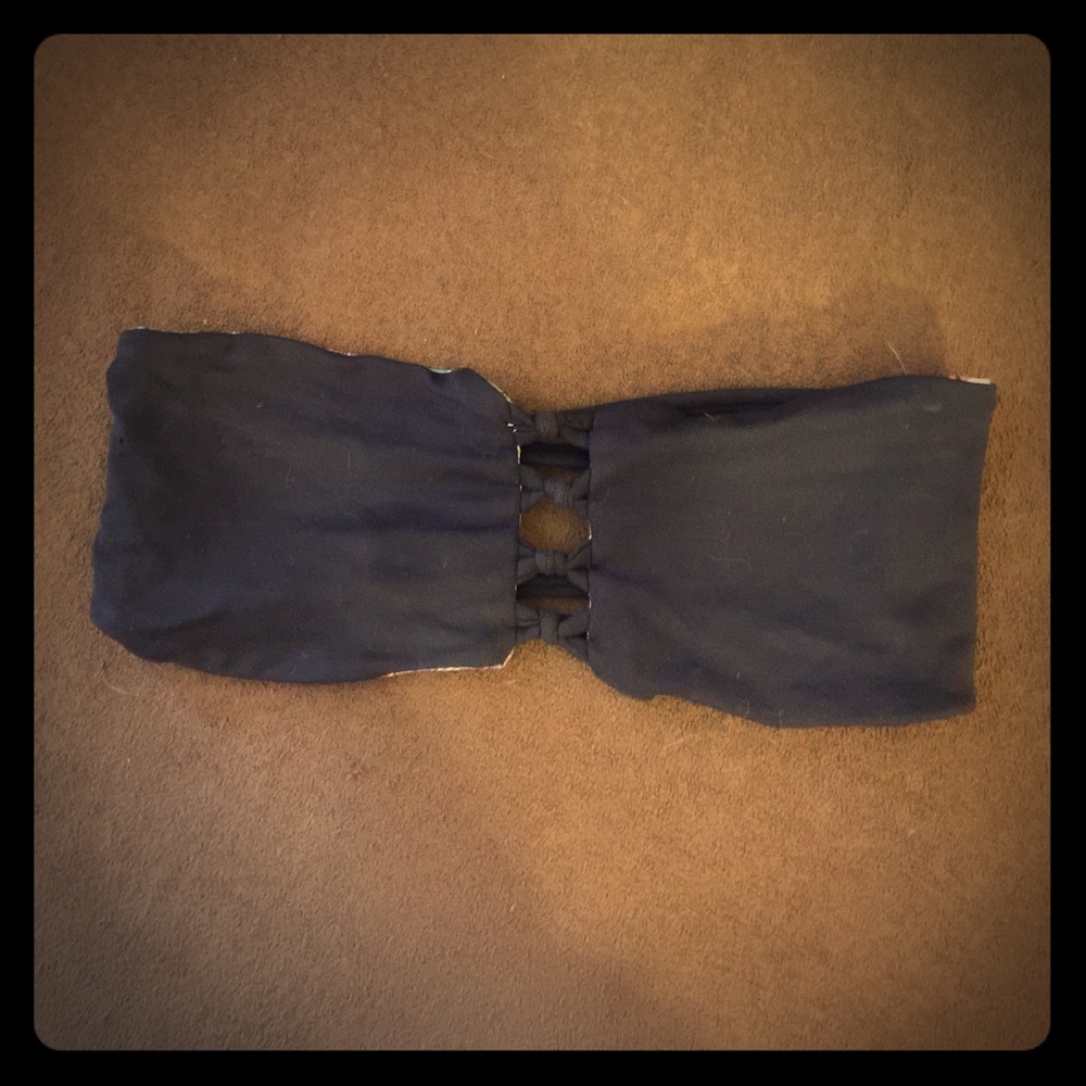 San Lorenzo strapless bikini top.