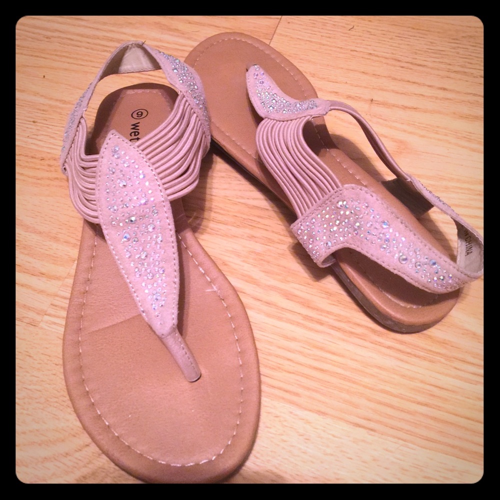 Cute everyday sandals!