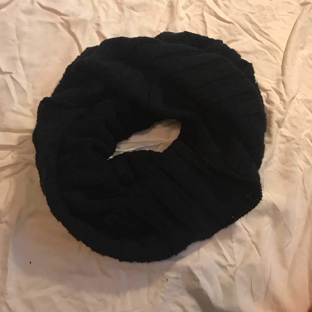 Black infinity scarf