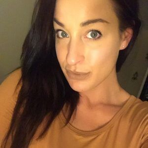 Meet your Posher, Alecia