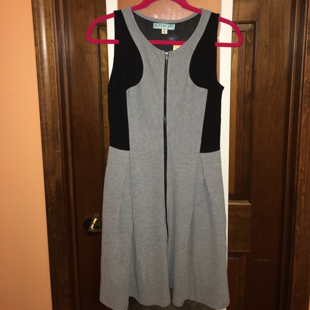 Gray and black front zipper dress