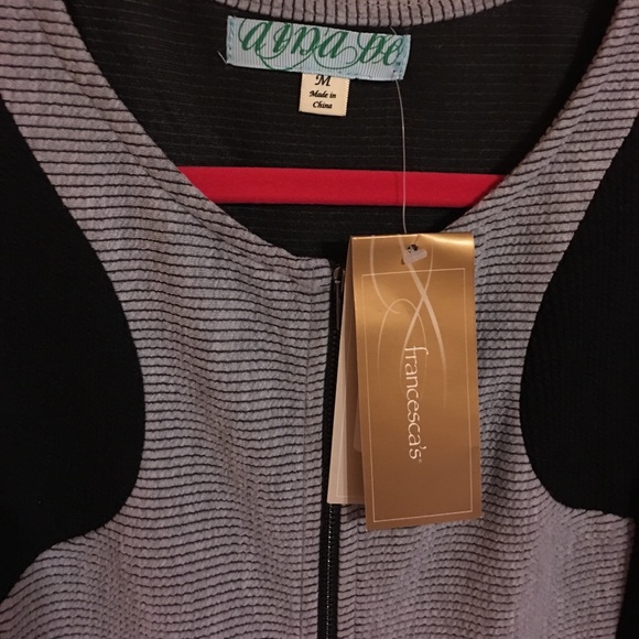 Gray and black front zipper dress - Picture 2 of 5