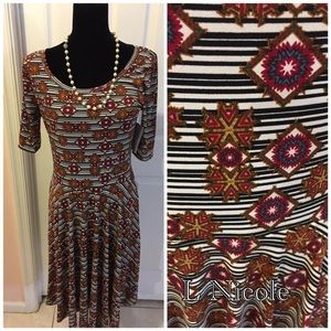 LuLaRoe Nicole - L (NWT)