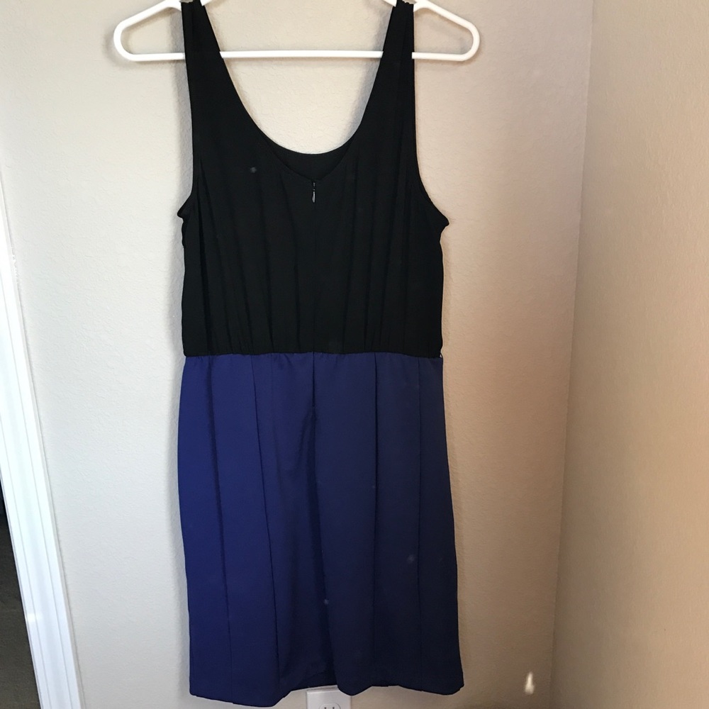 Color block dress - Picture 2 of 3