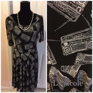 LuLaRoe Nicole - L (NWT)