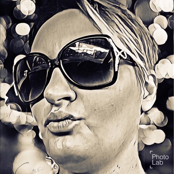 Meet your Posher, Jennifer - Picture 1 of 1