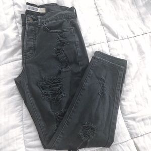 Brandy Melville Ripped Boyfriend Jeans